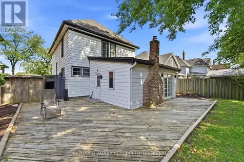 4887 Crysler Avenue Niagara Falls (downtown) ON L2E 3W5