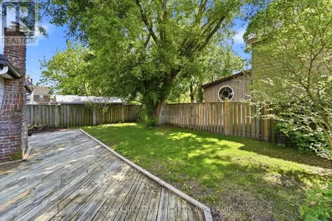 4887 Crysler Avenue Niagara Falls (downtown) ON L2E 3W5