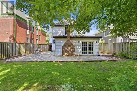 4887 Crysler Avenue Niagara Falls (downtown) ON L2E 3W5