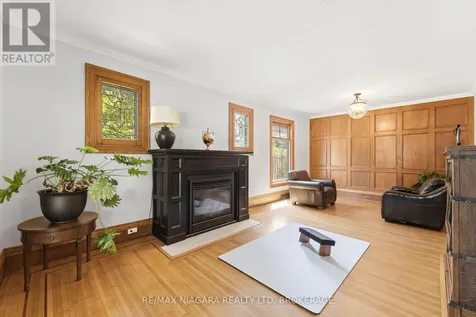4887 Crysler Avenue Niagara Falls (downtown) ON L2E 3W5