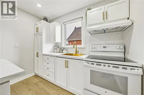 280 Montrose Avenue Hamilton ON L3M 3N8