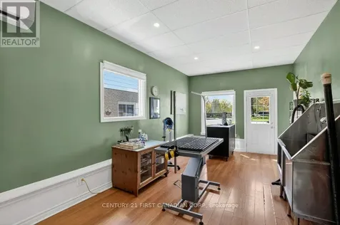 108 Lawrence Avenue St. Thomas ON N5R 5G3