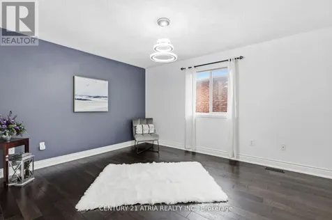 18 Abbott Avenue Aurora ON L4G 7V7