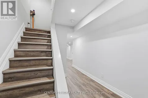 18 Abbott Avenue Aurora ON L4G 7V7