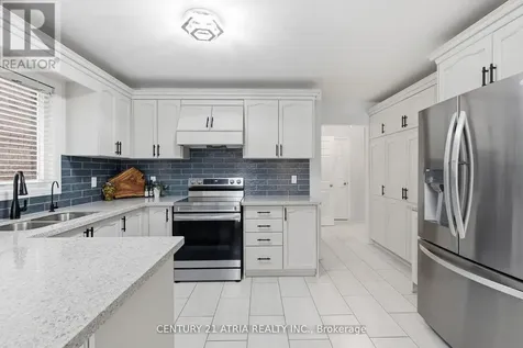 18 Abbott Avenue Aurora ON L4G 7V7