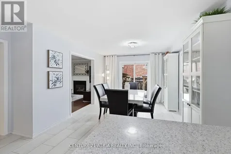 18 Abbott Avenue Aurora ON L4G 7V7