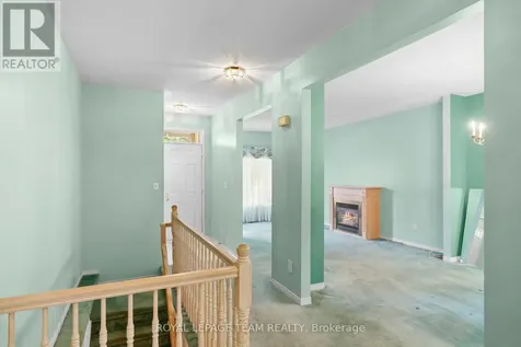41 Billingham Crescent Ottawa ON K2K 2T7