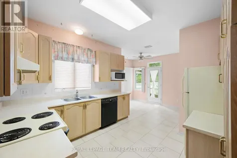 41 Billingham Crescent Ottawa ON K2K 2T7