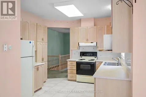41 Billingham Crescent Ottawa ON K2K 2T7