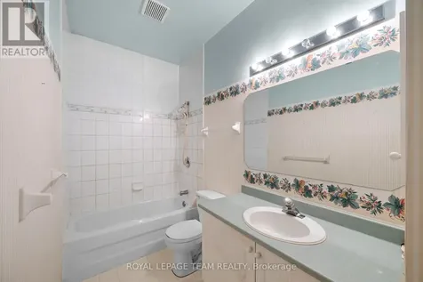 41 Billingham Crescent Ottawa ON K2K 2T7