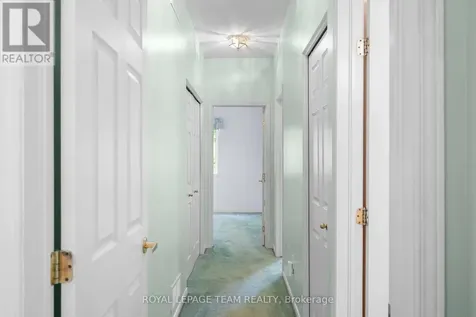 41 Billingham Crescent Ottawa ON K2K 2T7