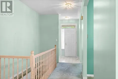 41 Billingham Crescent Ottawa ON K2K 2T7