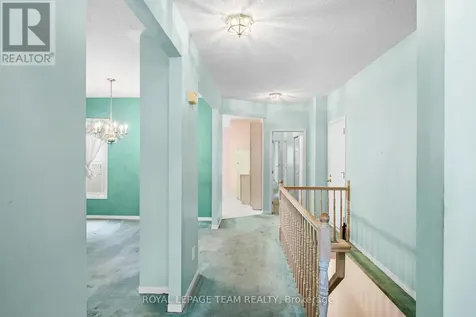 41 Billingham Crescent Ottawa ON K2K 2T7