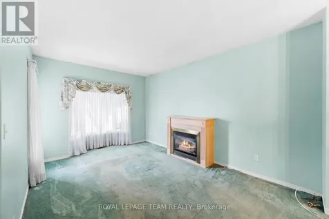 41 Billingham Crescent Ottawa ON K2K 2T7