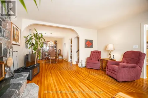 554 Eganville Road Pembroke ON K8A 4E8