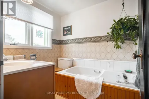 554 Eganville Road Pembroke ON K8A 4E8