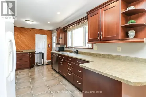 33 Parkwood Drive Wasaga Beach ON L9Z 2T2