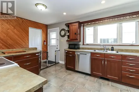 33 Parkwood Drive Wasaga Beach ON L9Z 2T2
