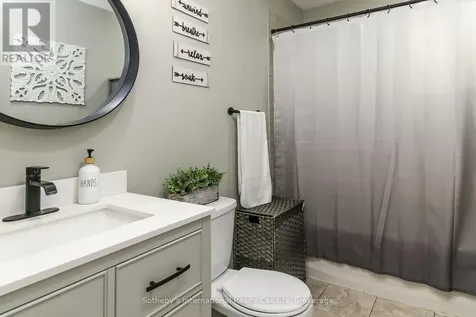 33 Parkwood Drive Wasaga Beach ON L9Z 2T2