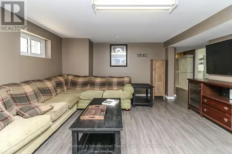 33 Parkwood Drive Wasaga Beach ON L9Z 2T2