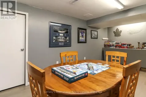 33 Parkwood Drive Wasaga Beach ON L9Z 2T2