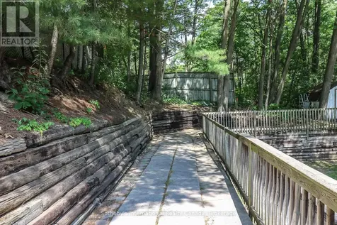 33 Parkwood Drive Wasaga Beach ON L9Z 2T2
