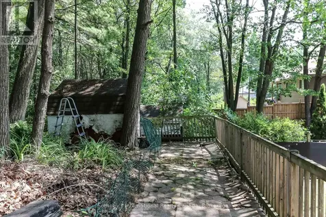 33 Parkwood Drive Wasaga Beach ON L9Z 2T2