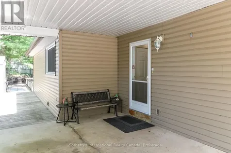 33 Parkwood Drive Wasaga Beach ON L9Z 2T2