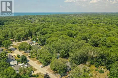 33 Parkwood Drive Wasaga Beach ON L9Z 2T2