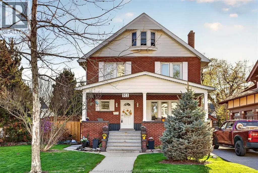 911 Victoria Avenue Windsor ON N9A 4N5