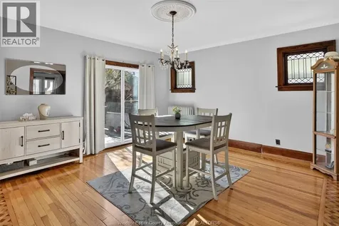 911 Victoria Avenue Windsor ON N9A 4N5