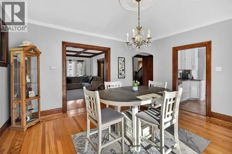 911 Victoria Avenue Windsor ON N9A 4N5