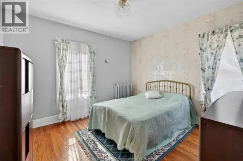 911 Victoria Avenue Windsor ON N9A 4N5