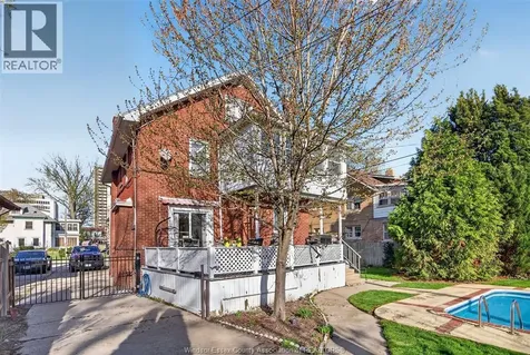 911 Victoria Avenue Windsor ON N9A 4N5
