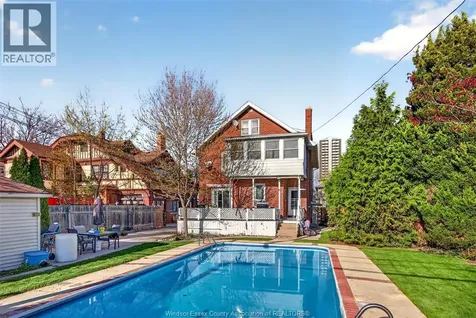 911 Victoria Avenue Windsor ON N9A 4N5