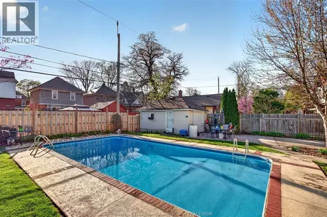 911 Victoria Avenue Windsor ON N9A 4N5