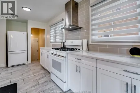 1342 Marlborough Boulevard Windsor ON N9C 1Y7