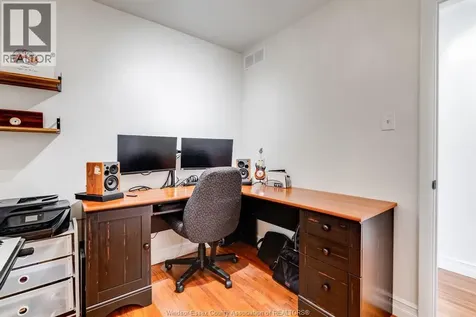 1342 Marlborough Boulevard Windsor ON N9C 1Y7