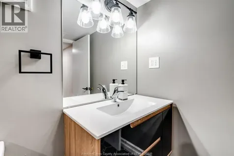 1342 Marlborough Boulevard Windsor ON N9C 1Y7