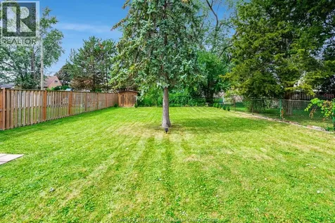 1342 Marlborough Boulevard Windsor ON N9C 1Y7