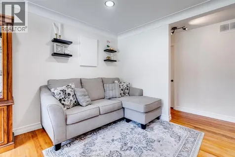 1342 Marlborough Boulevard Windsor ON N9C 1Y7