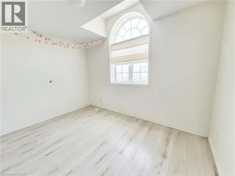 147 Dubrick Crescent Kitchener ON N2E 4G3