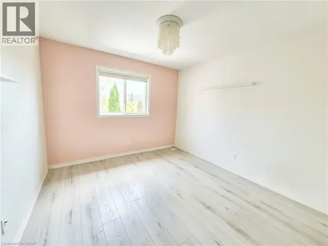 147 Dubrick Crescent Kitchener ON N2E 4G3