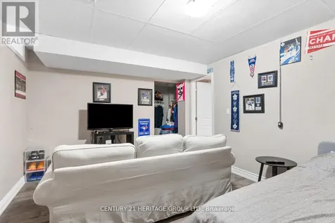 67 Alex Campbell Crescent King (king City) ON L7B 1K9