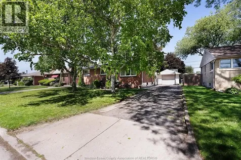 3668 Mckay Windsor ON N9E 2S2