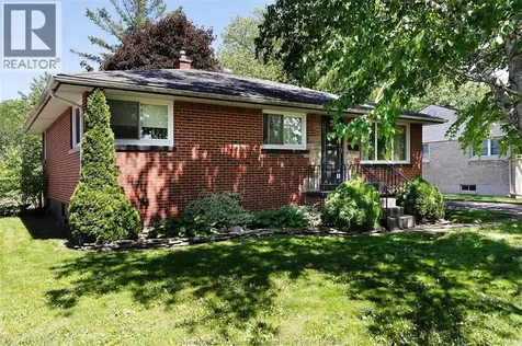 3668 Mckay Windsor ON N9E 2S2