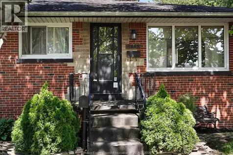 3668 Mckay Windsor ON N9E 2S2