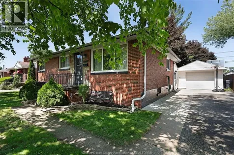 3668 Mckay Windsor ON N9E 2S2