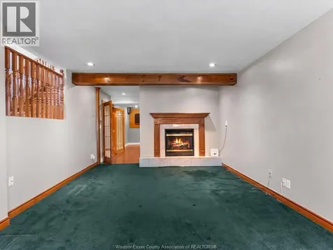 211 Sunnyside Lasalle ON N9J 3J2