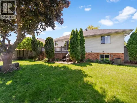 211 Sunnyside Lasalle ON N9J 3J2